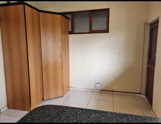 3 BEDROOM FREEHOLD RENTED IN PARK HILL